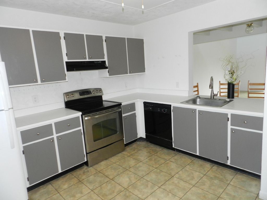 Photo of 1110 E Lakeview Dr Drive E, Royal Palm Beach, FL 33411 (MLS # B26018799)