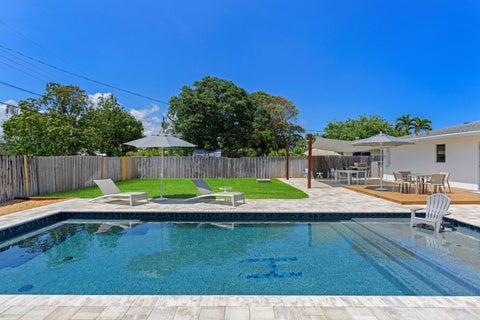 Tiny photo for 918 SE 3RD Avenue, Delray Beach, FL 33483 (MLS # B26086708)