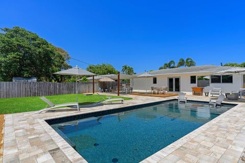Tiny photo for 918 SE 3RD Avenue, Delray Beach, FL 33483 (MLS # B26086708)