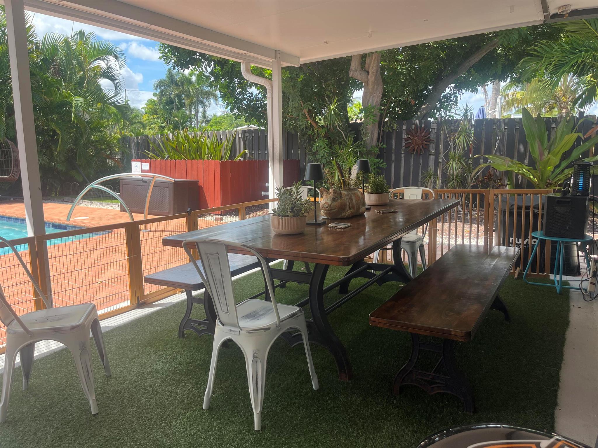 CORAL GARDENS - Residential Lease