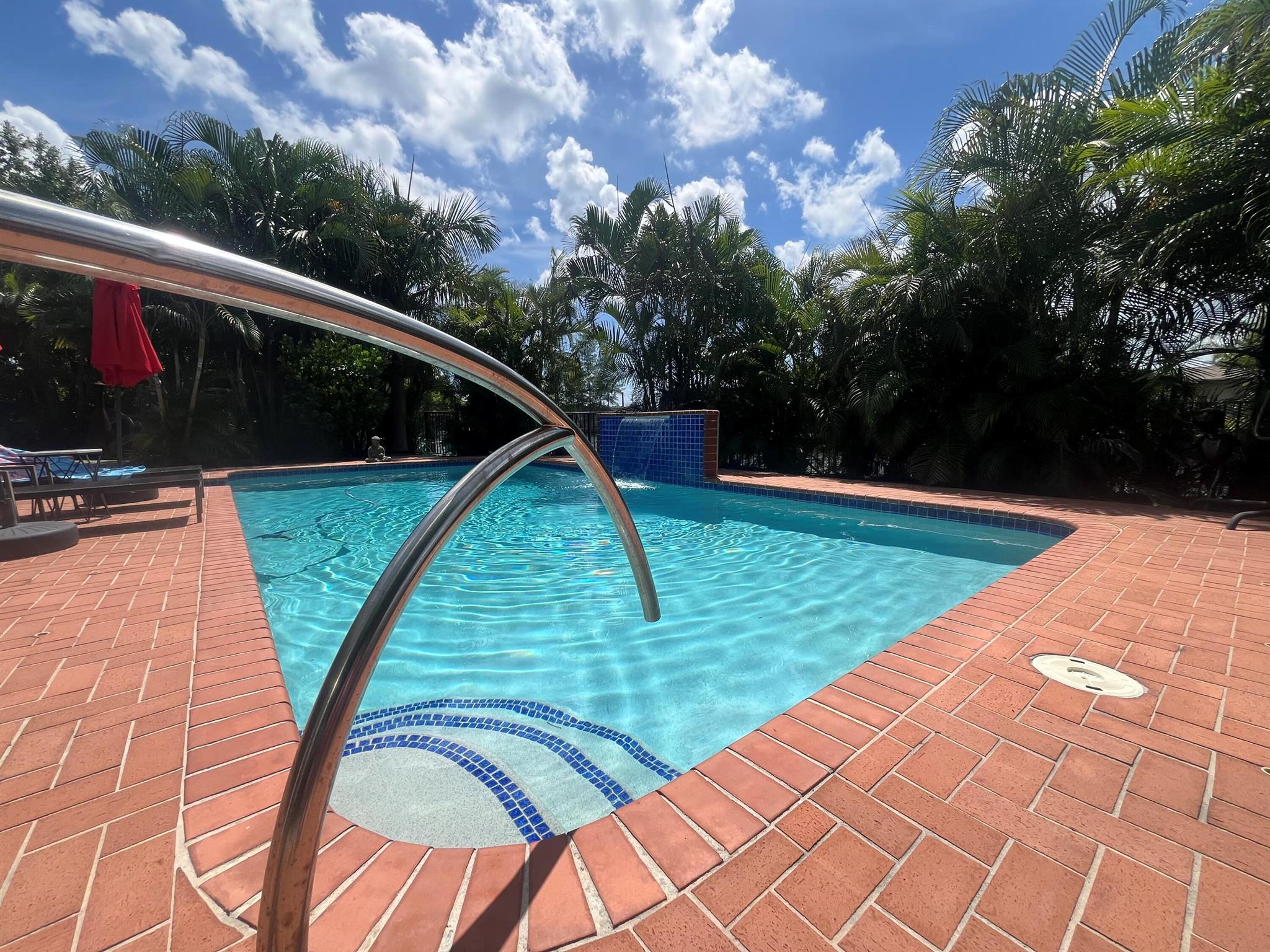 CORAL GARDENS - Residential Lease