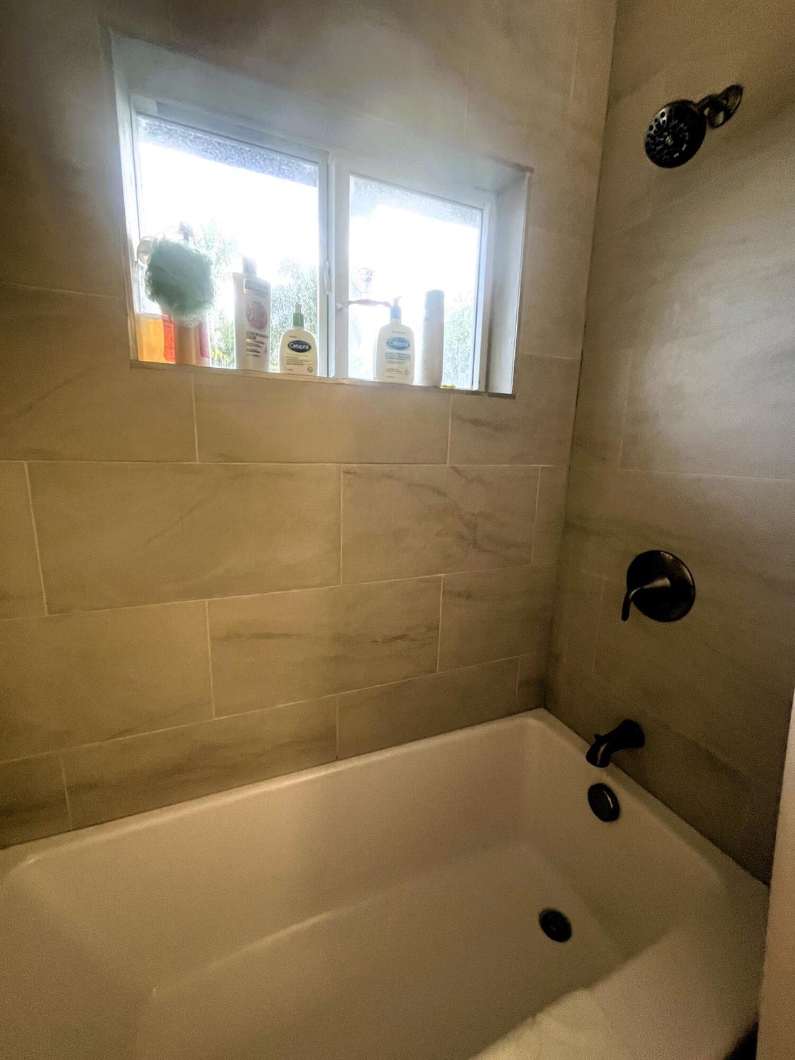 CORAL GARDENS - Residential Lease