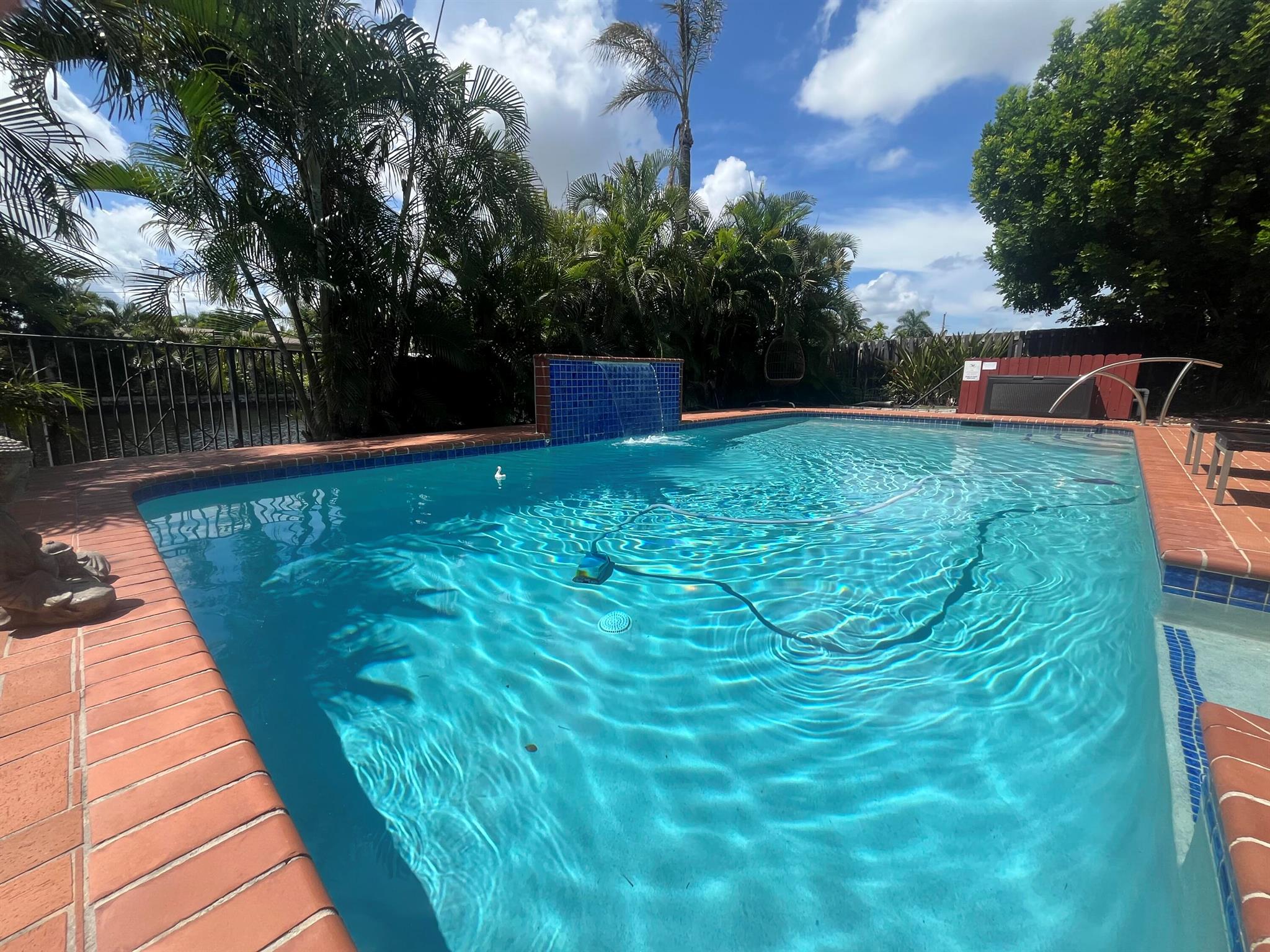 CORAL GARDENS - Residential Lease