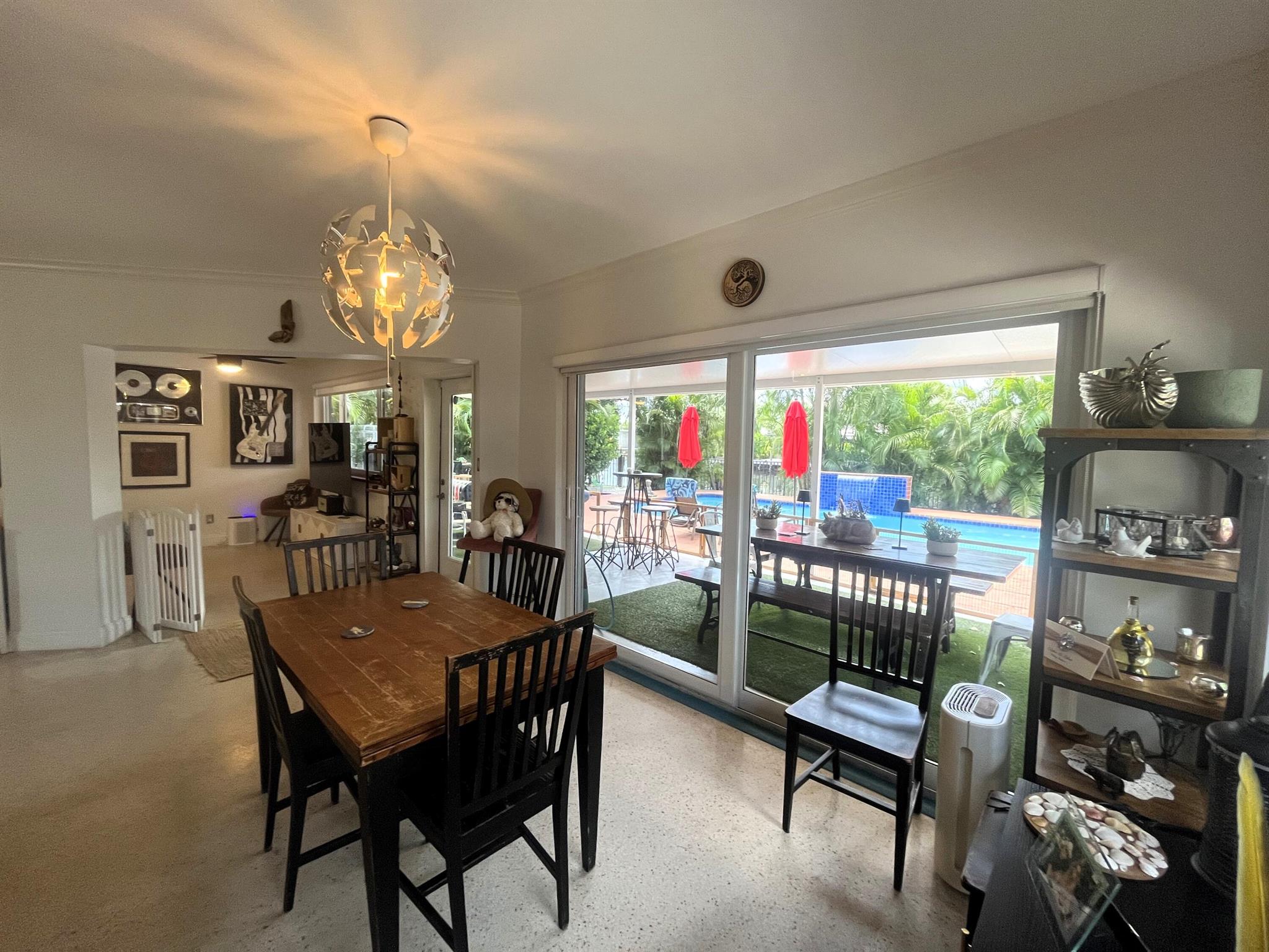 CORAL GARDENS - Residential Lease