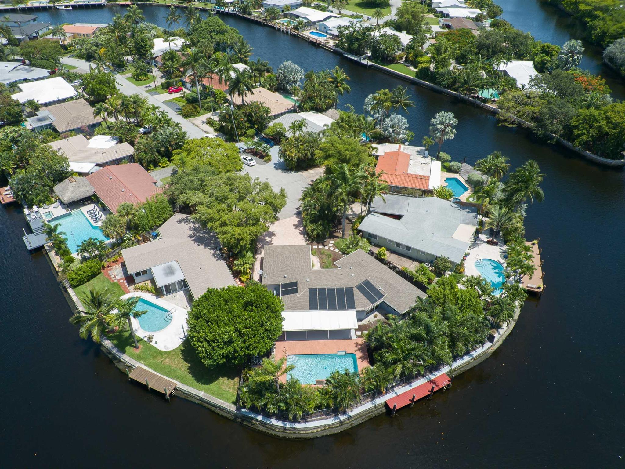 CORAL GARDENS - Residential Lease