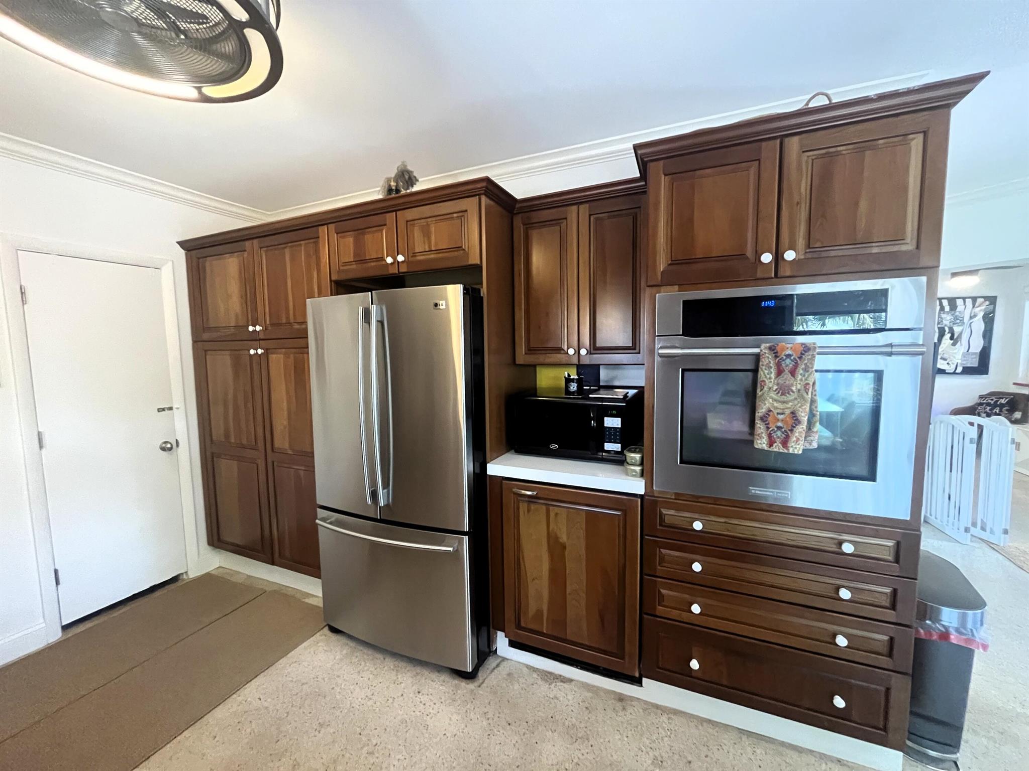 CORAL GARDENS - Residential Lease