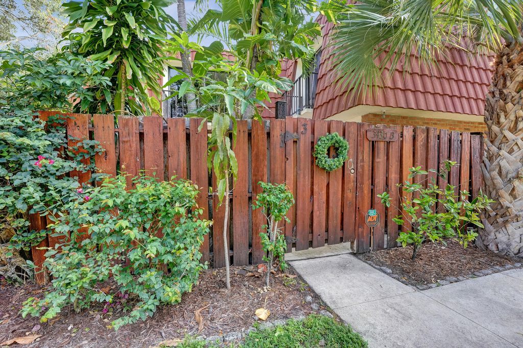 Photo of 3430 San Bernadino Drive #59-B, Delray Beach, FL 33445 (MLS # R10988077)