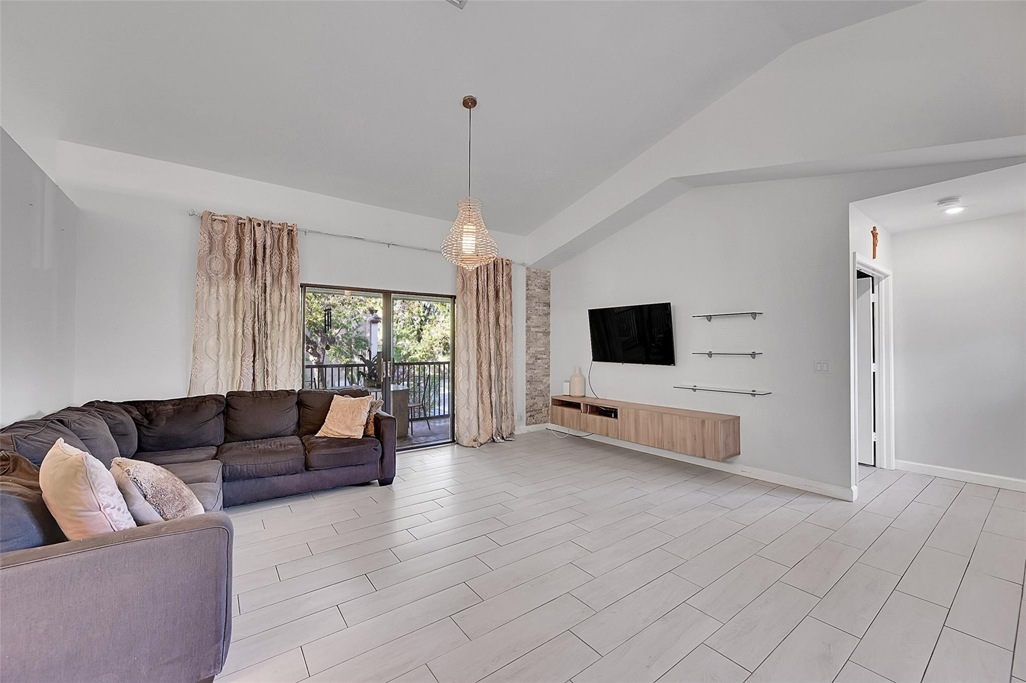 10511 NW 10th Street D-132