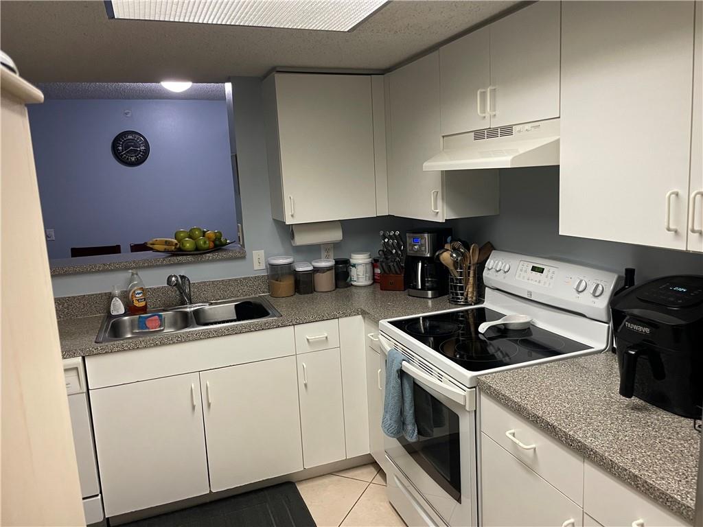 EVERGREEN LAKES CONDO - Residential Lease