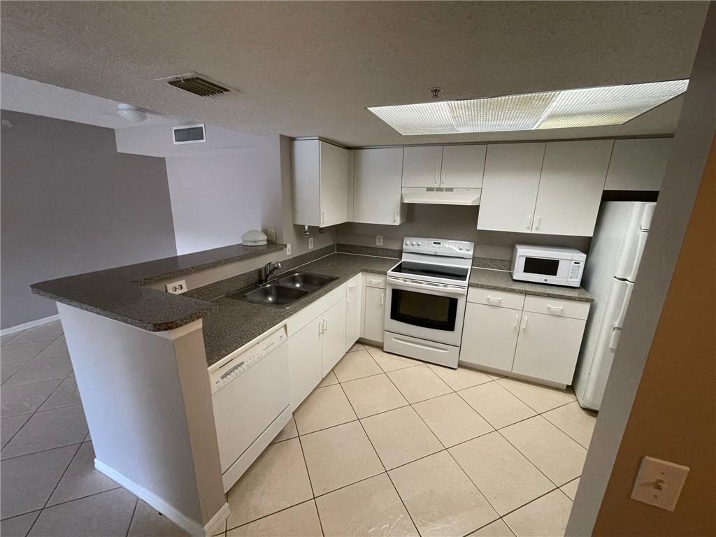 EVERGREEN LAKES CONDO - Residential Lease