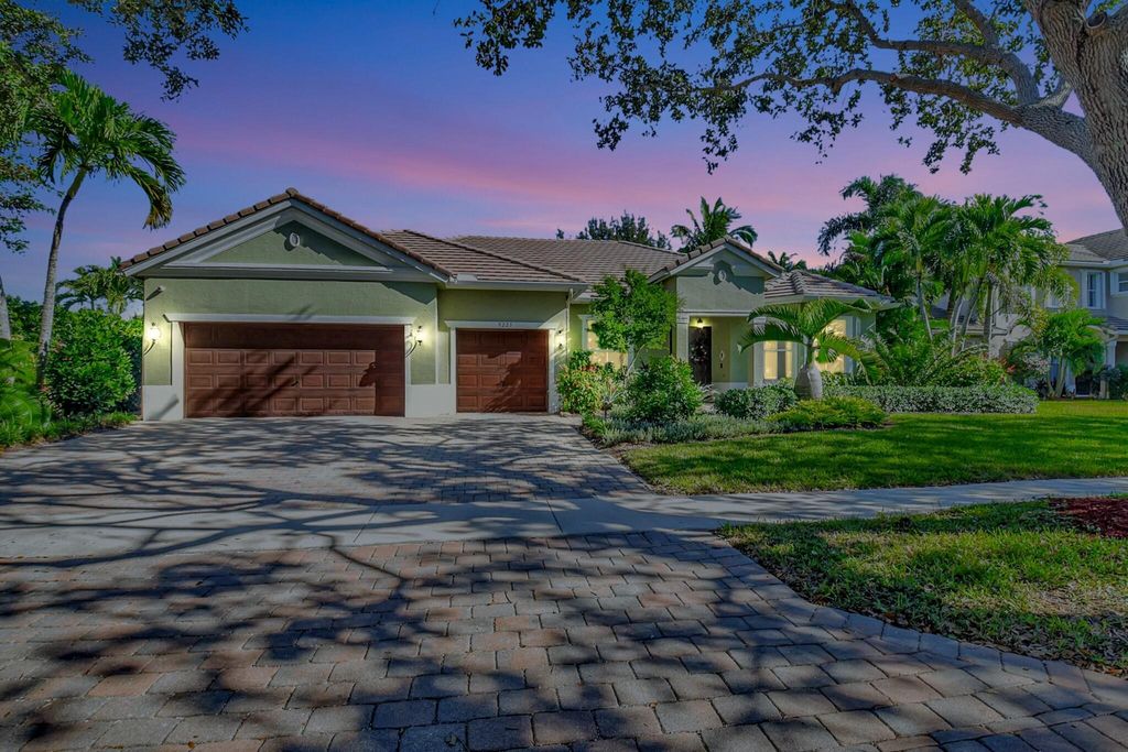 Photo of 9225 Savannah Estates Drive, Lake Worth, FL 33467 (MLS # R11042419)