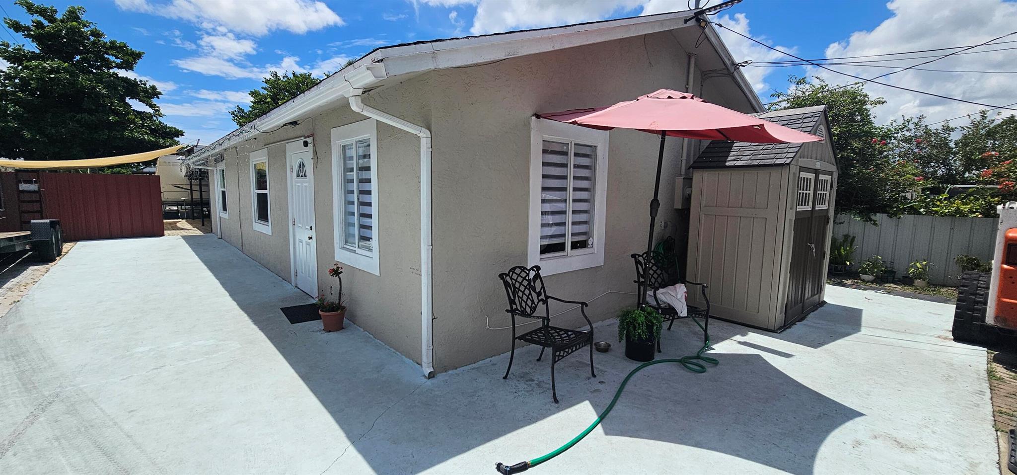 Corner Lot Property with parking on both sides, 3x2, Impact windows, Roof Patio, close of Southern to 95 and Turnpike, Seller motivated. Schedule a showing.