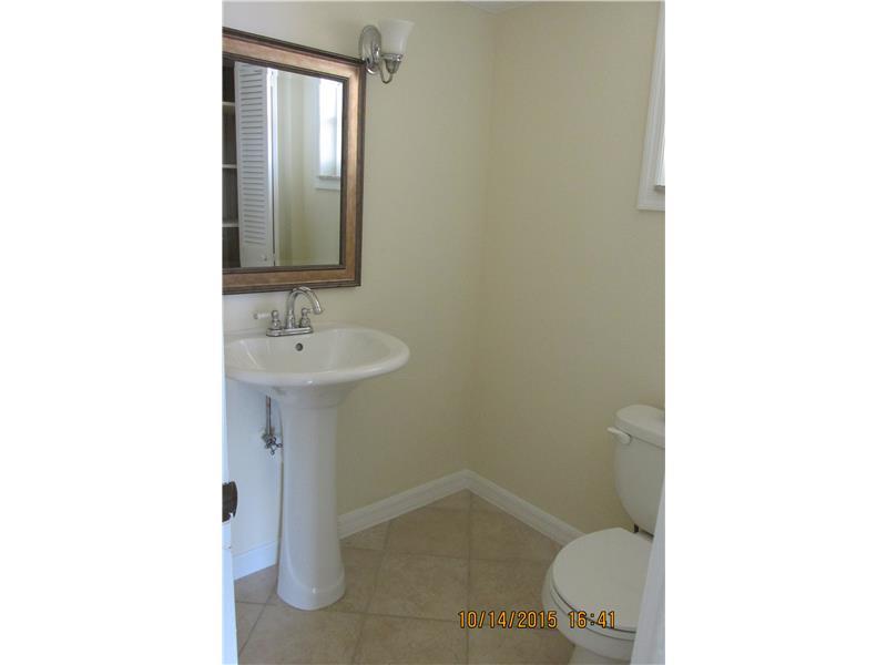 ADMIRALTY TOWERS - Residential