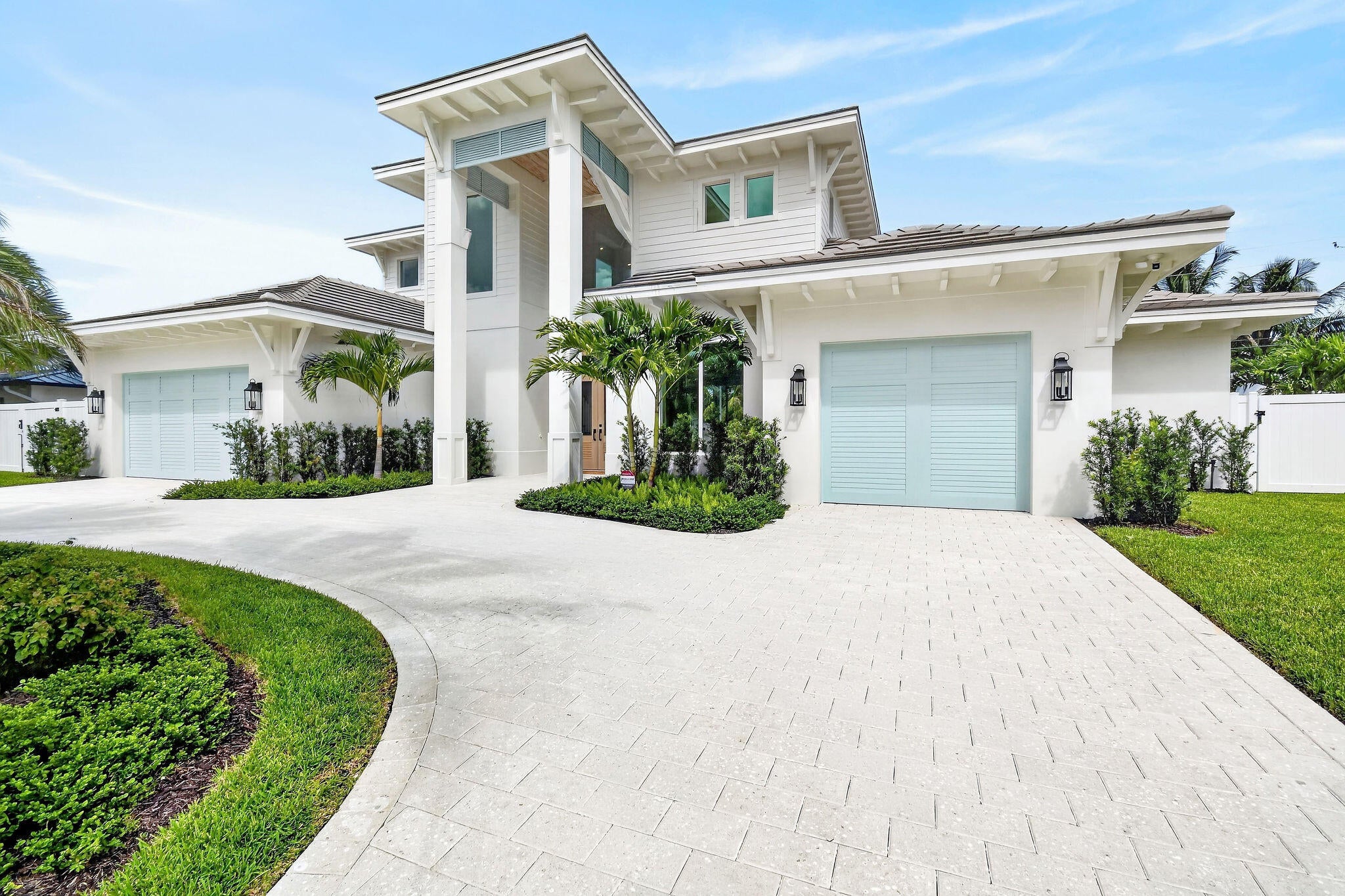 192 RIVER Drive