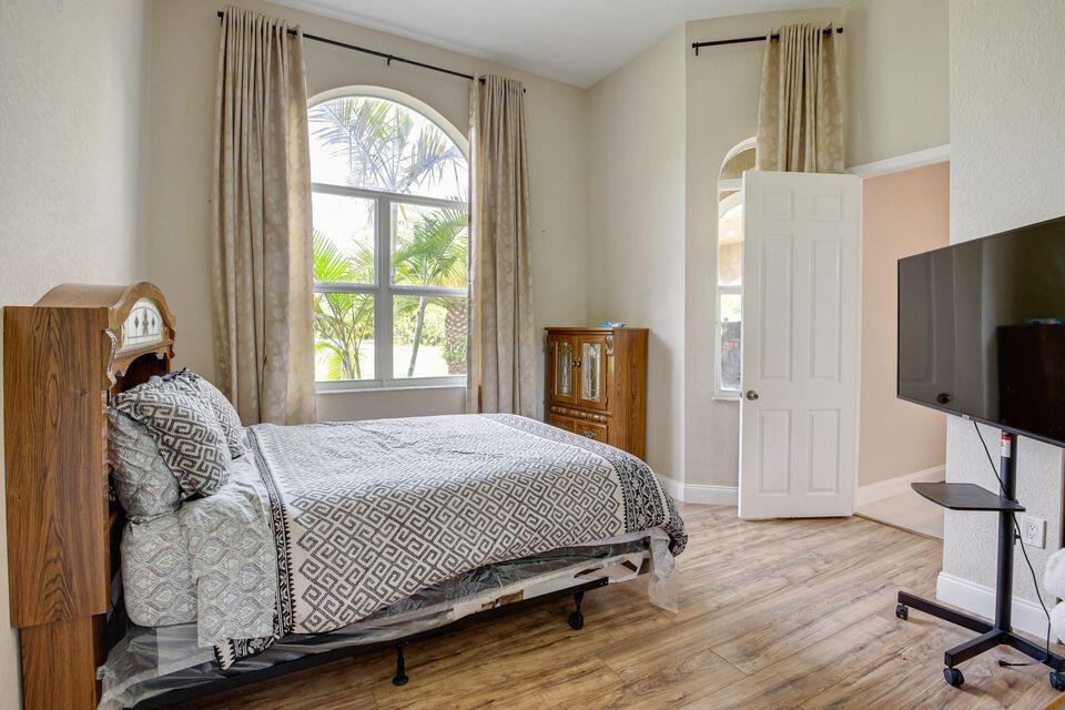 LOXAHATCHEE GROVES - Residential Lease