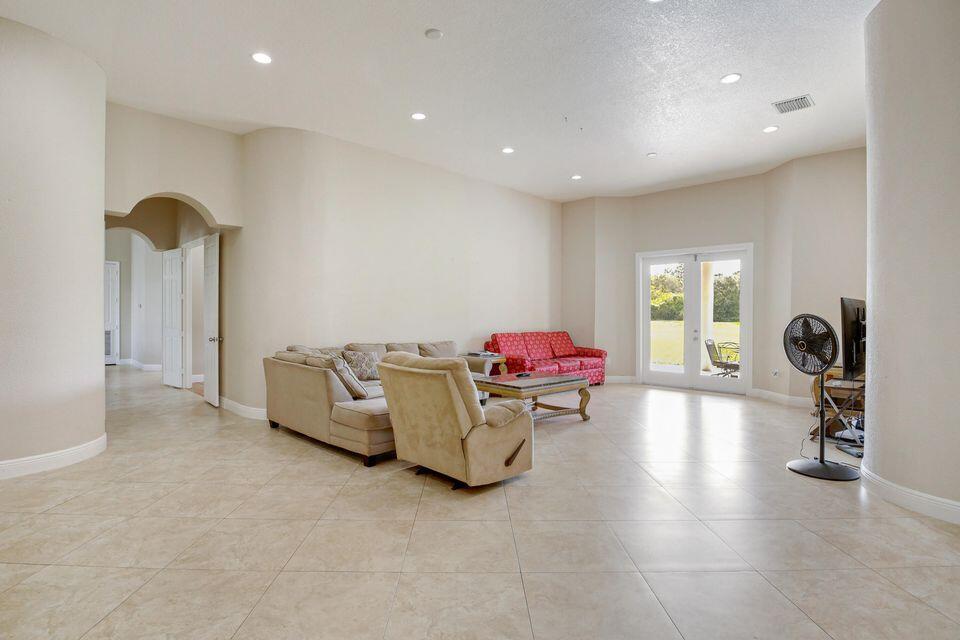 LOXAHATCHEE GROVES - Residential Lease