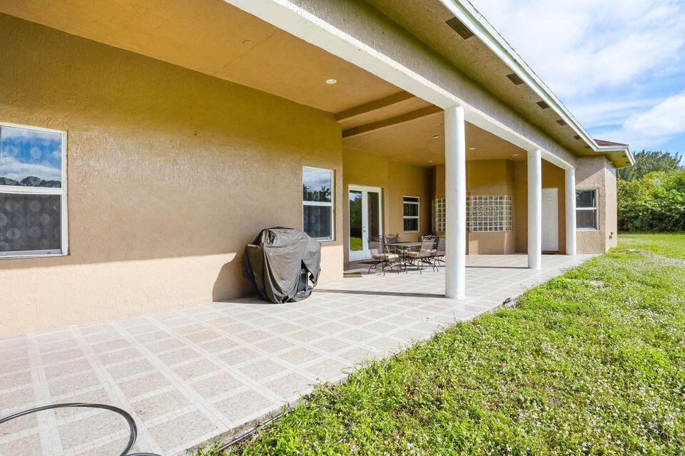 LOXAHATCHEE GROVES - Residential Lease