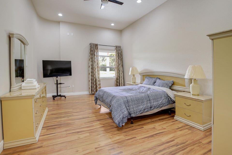 LOXAHATCHEE GROVES - Residential Lease