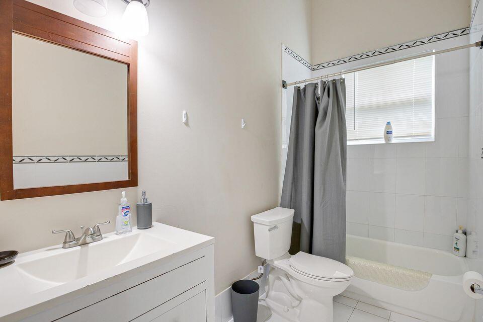 LOXAHATCHEE GROVES - Residential Lease