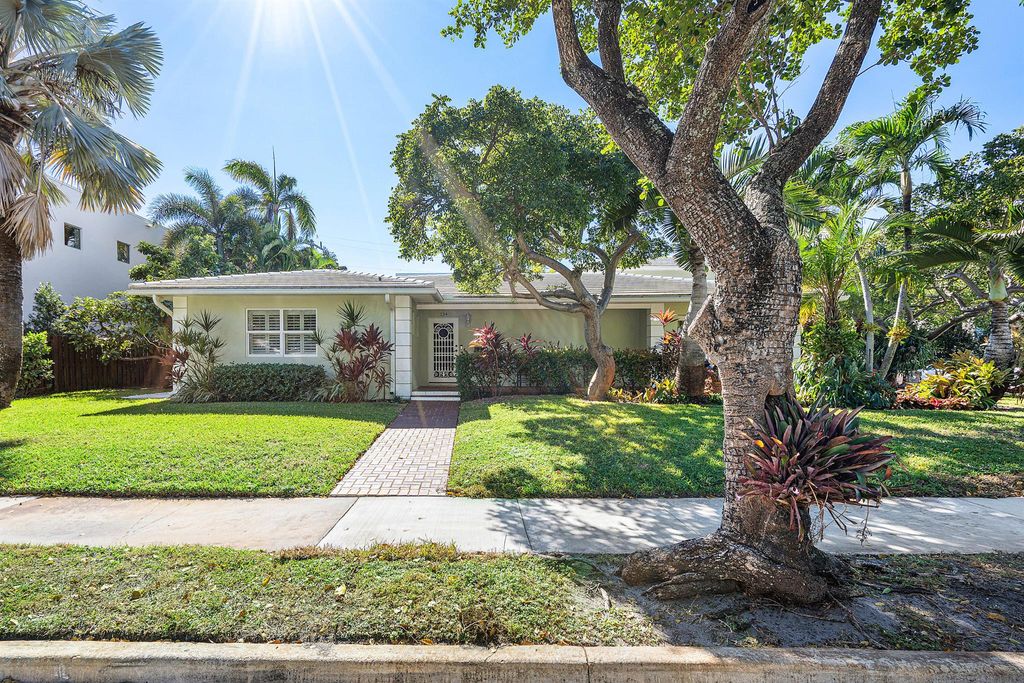 Photo of 134 Beverly Road, West Palm Beach, FL 33405 (MLS # R11040497)
