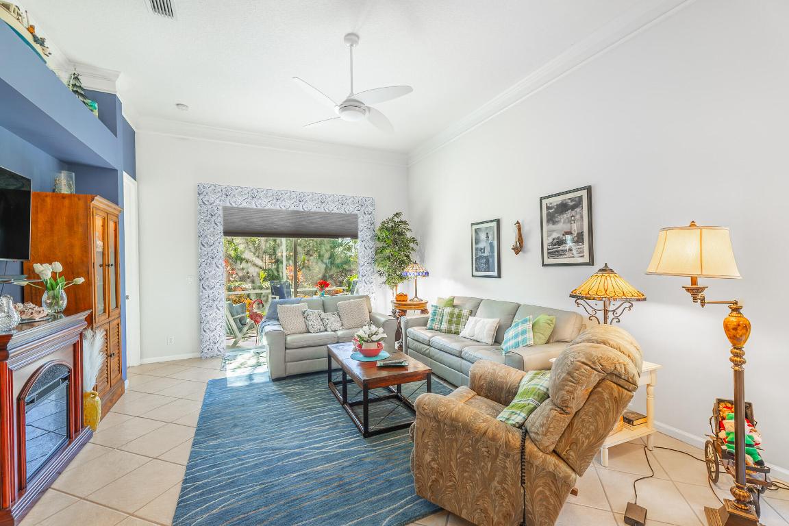 JENSEN BEACH COUNTRY CLUB - Residential