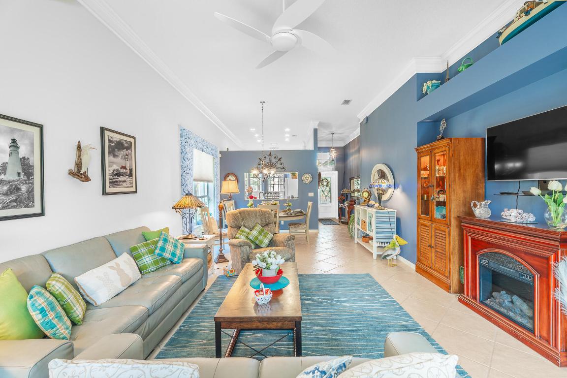 JENSEN BEACH COUNTRY CLUB - Residential