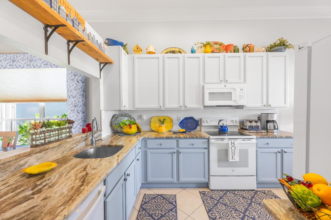 JENSEN BEACH COUNTRY CLUB - Residential