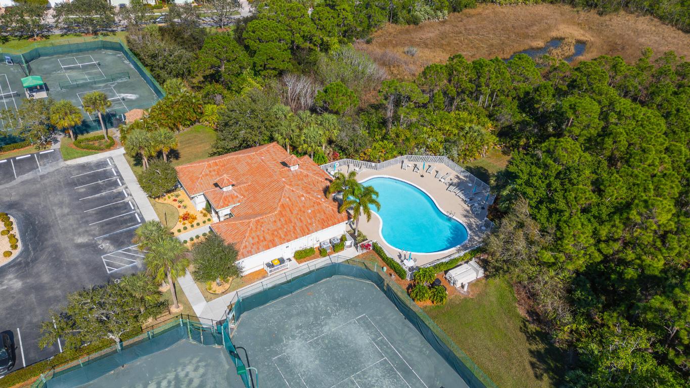 JENSEN BEACH COUNTRY CLUB - Residential