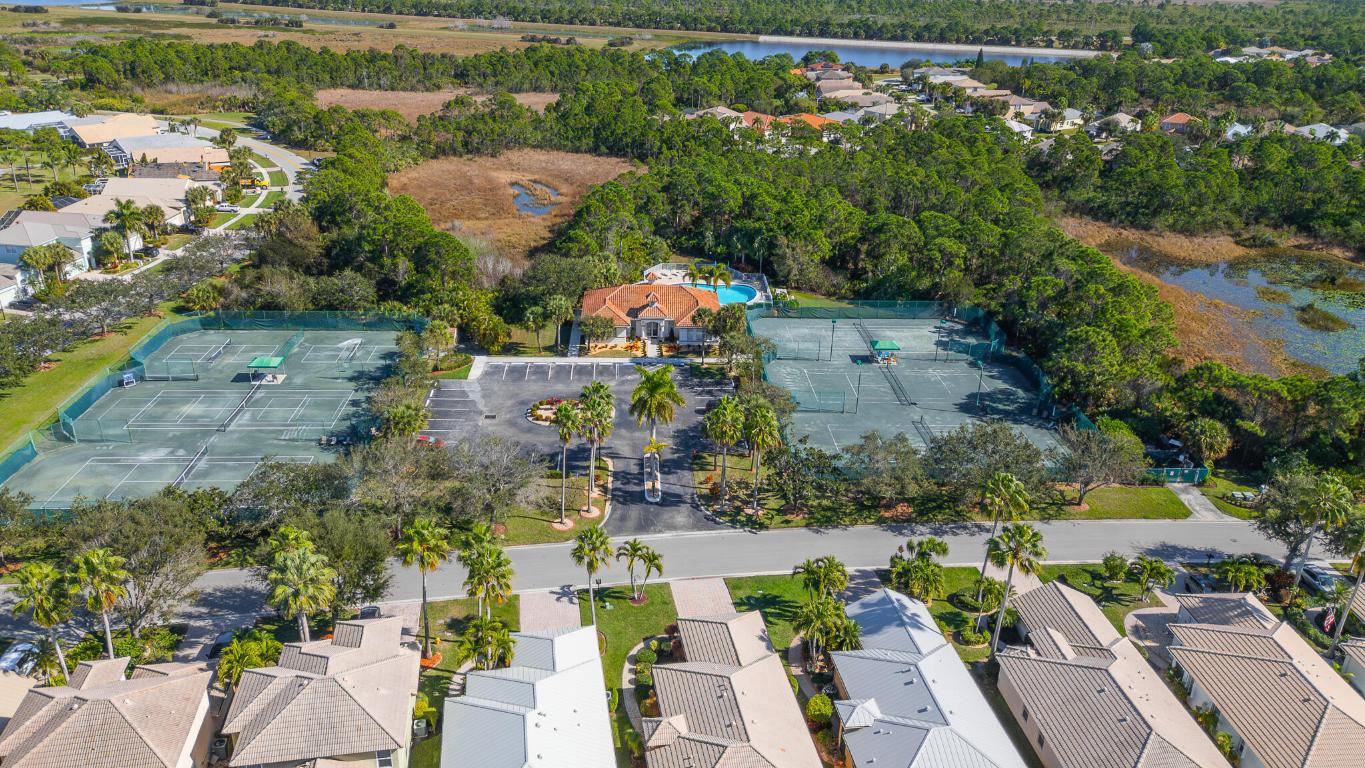 JENSEN BEACH COUNTRY CLUB - Residential