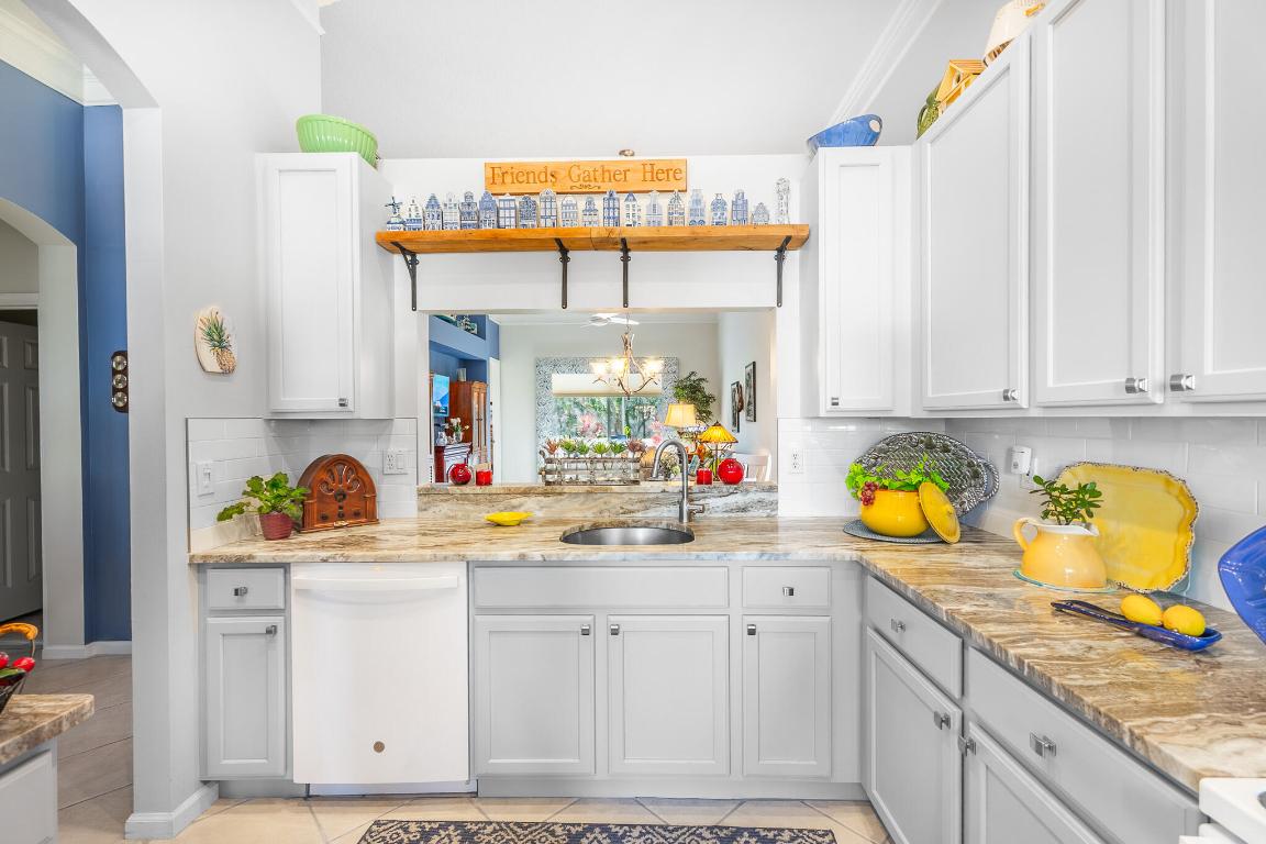 JENSEN BEACH COUNTRY CLUB - Residential