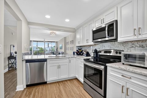 Photo of 4 Royal Palm Way #3020, Boca Raton, FL 33432 (MLS # R11136696)