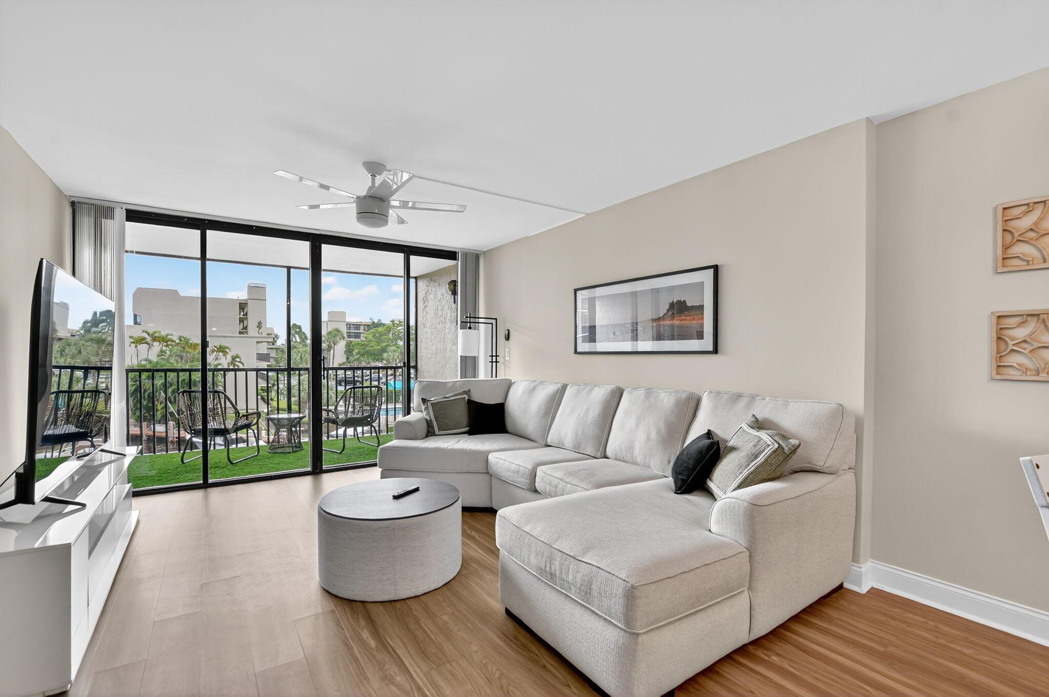 4 Royal Palm Way 3020