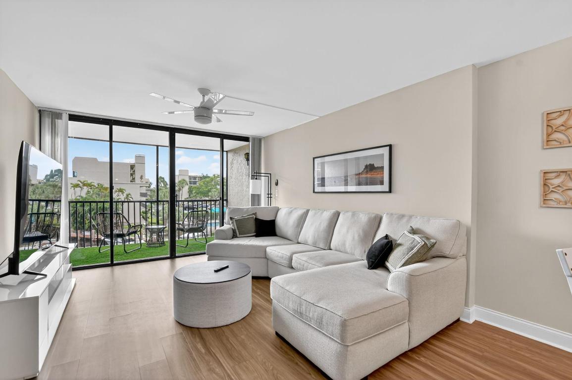 4 Royal Palm Way 3020