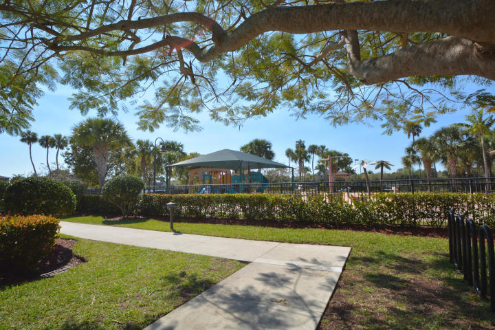 HERON BAY 4 - Residential