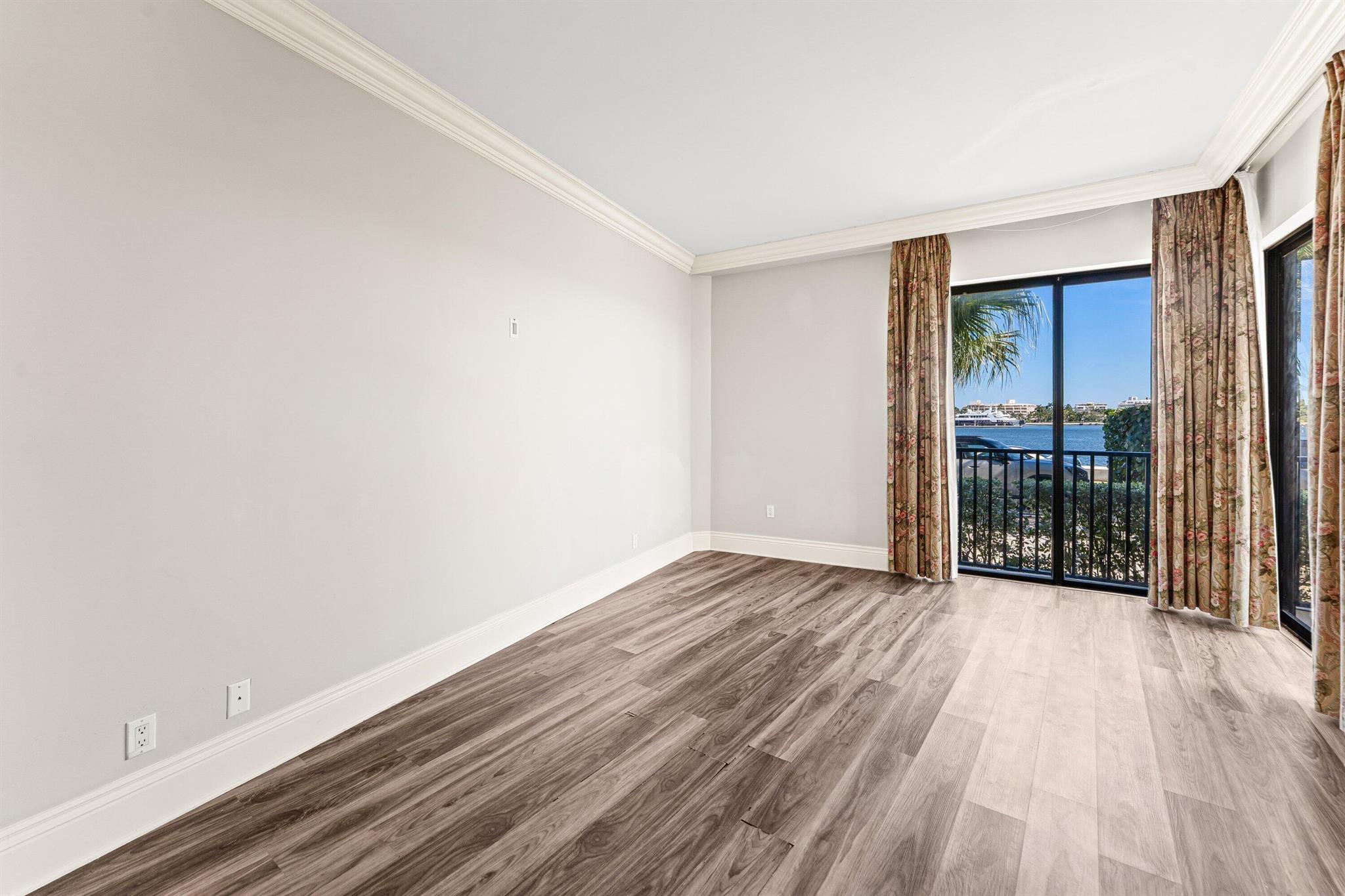 TRIANON CONDO - Residential