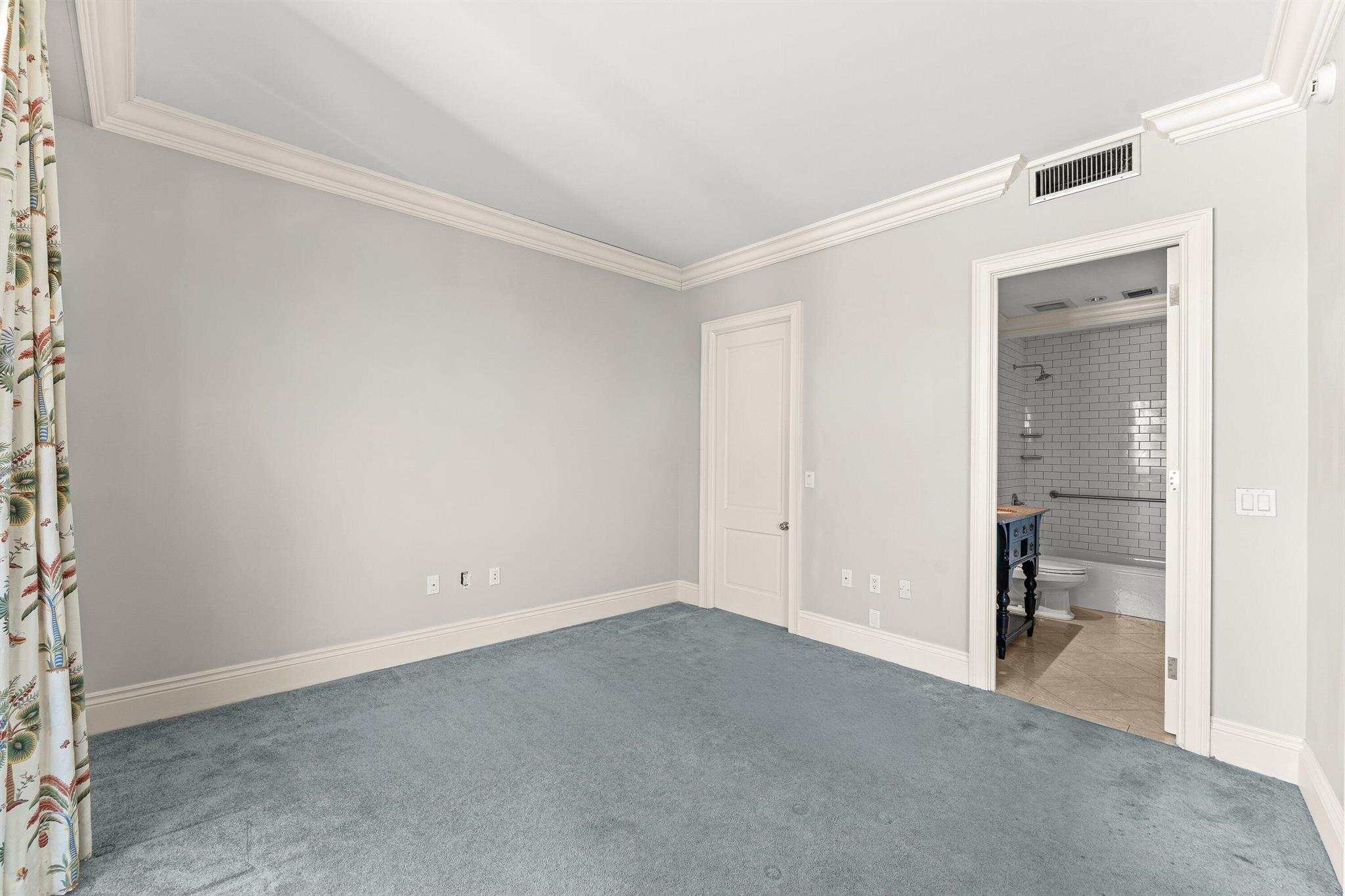 TRIANON CONDO - Residential