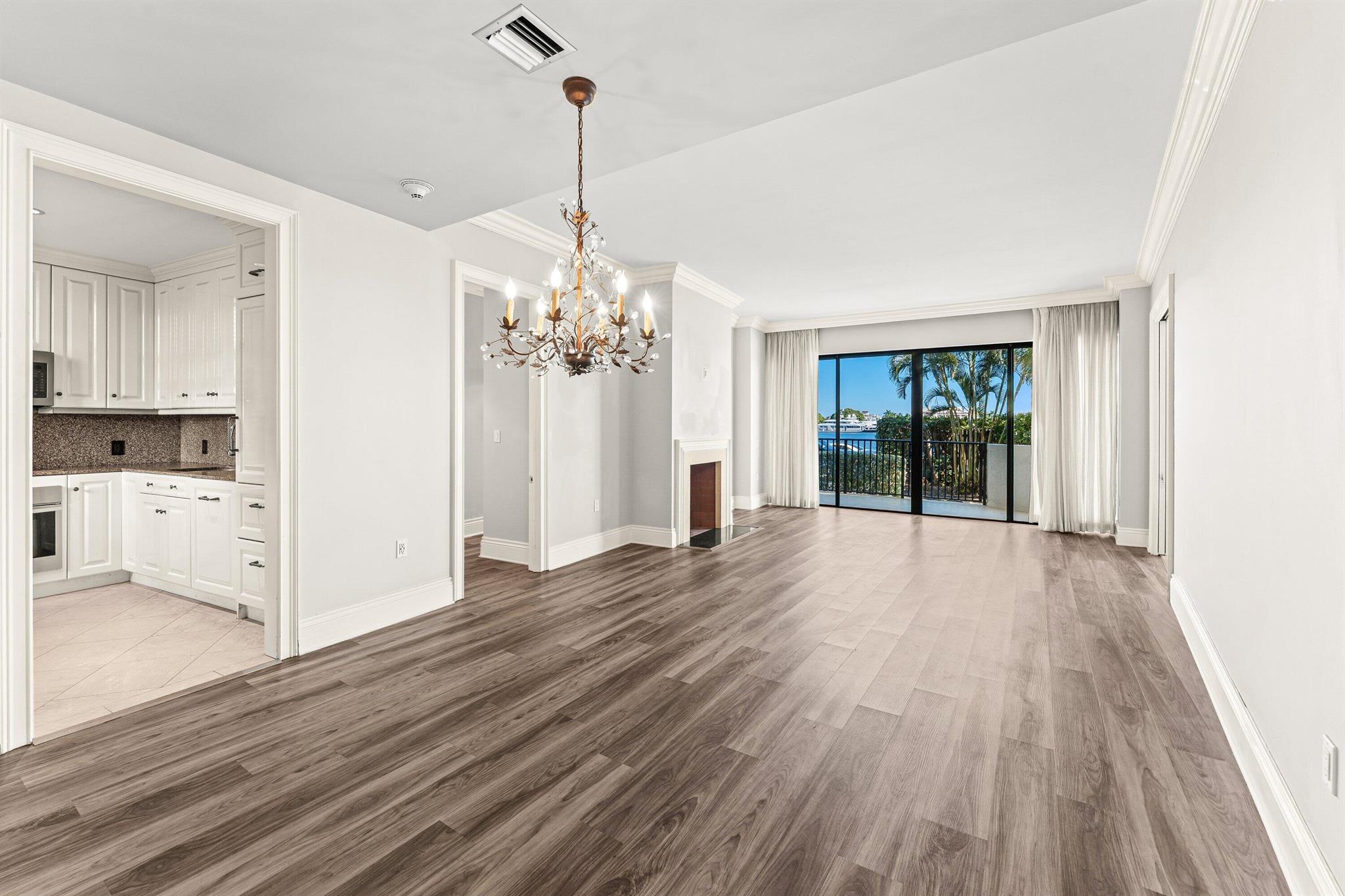 TRIANON CONDO - Residential