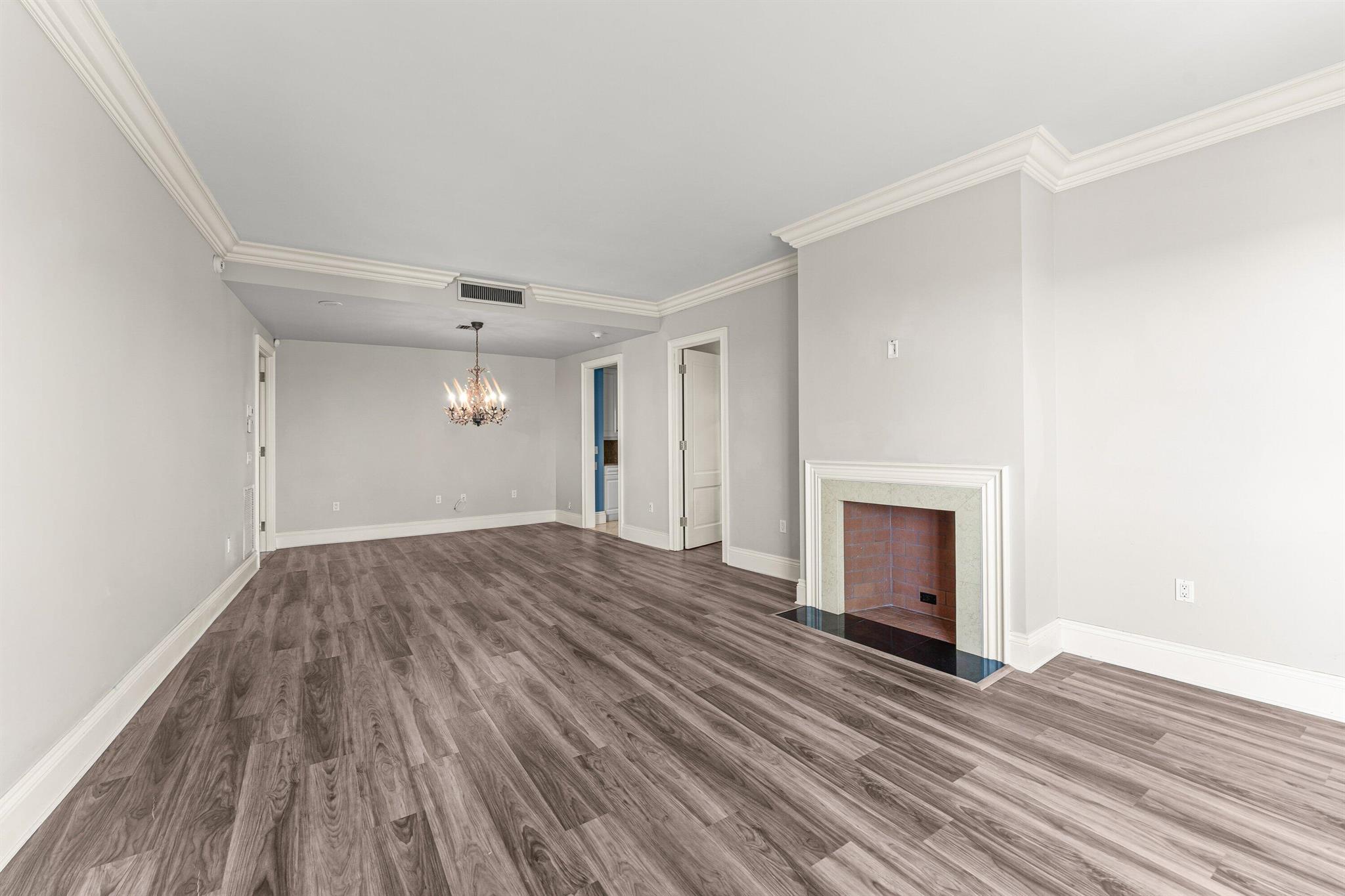 TRIANON CONDO - Residential