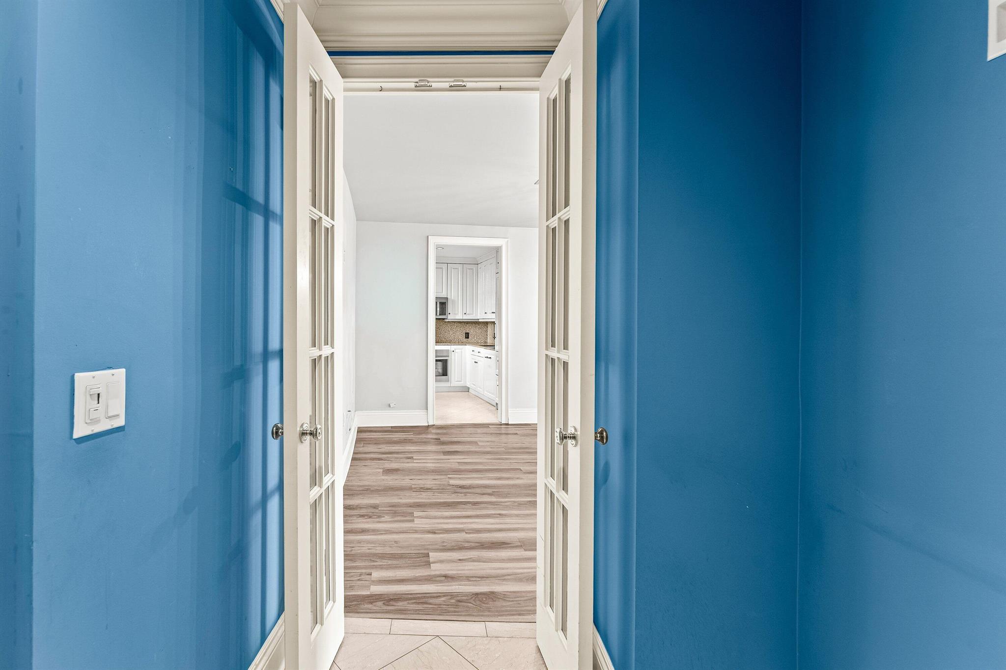 TRIANON CONDO - Residential