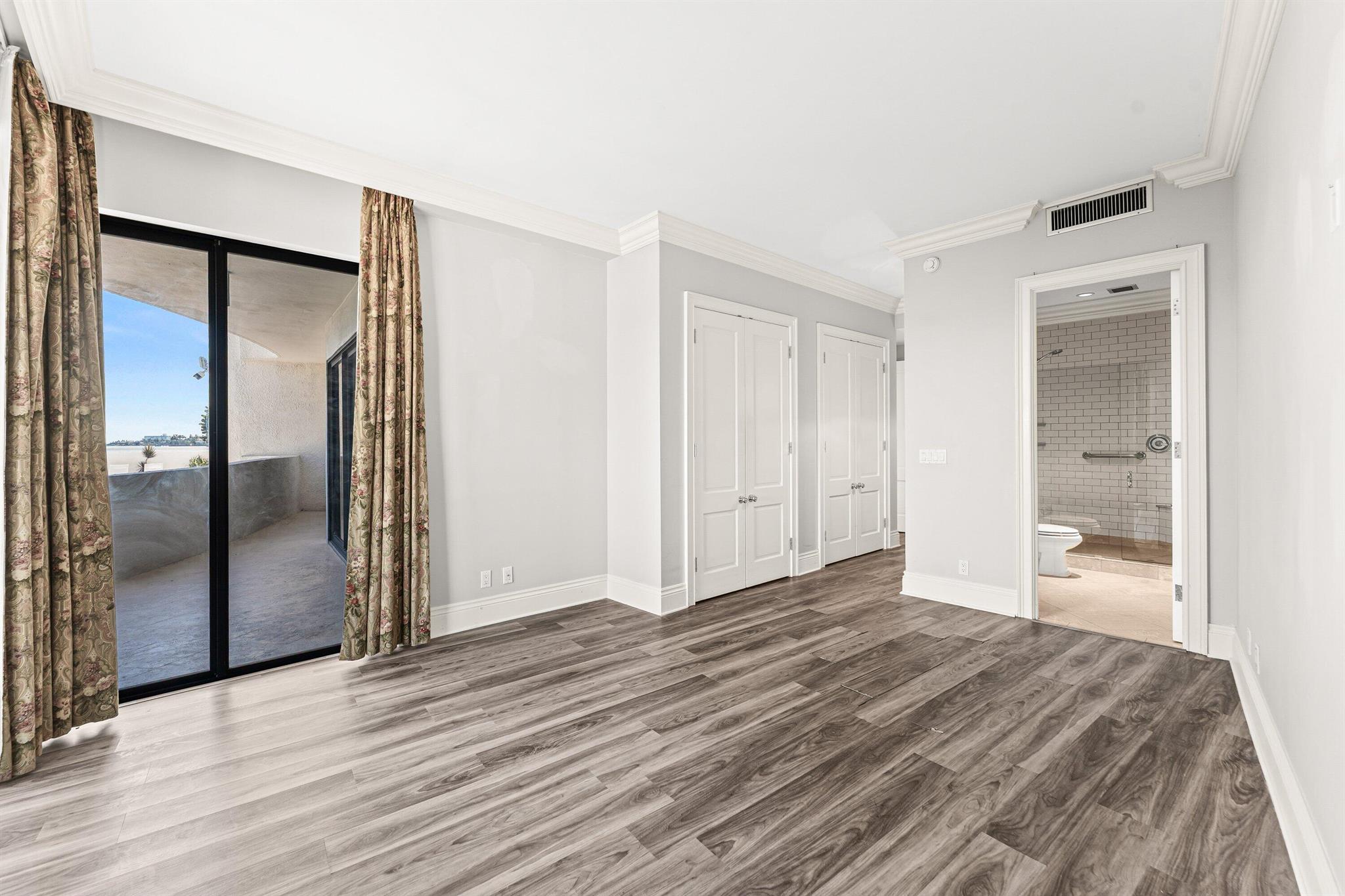 TRIANON CONDO - Residential