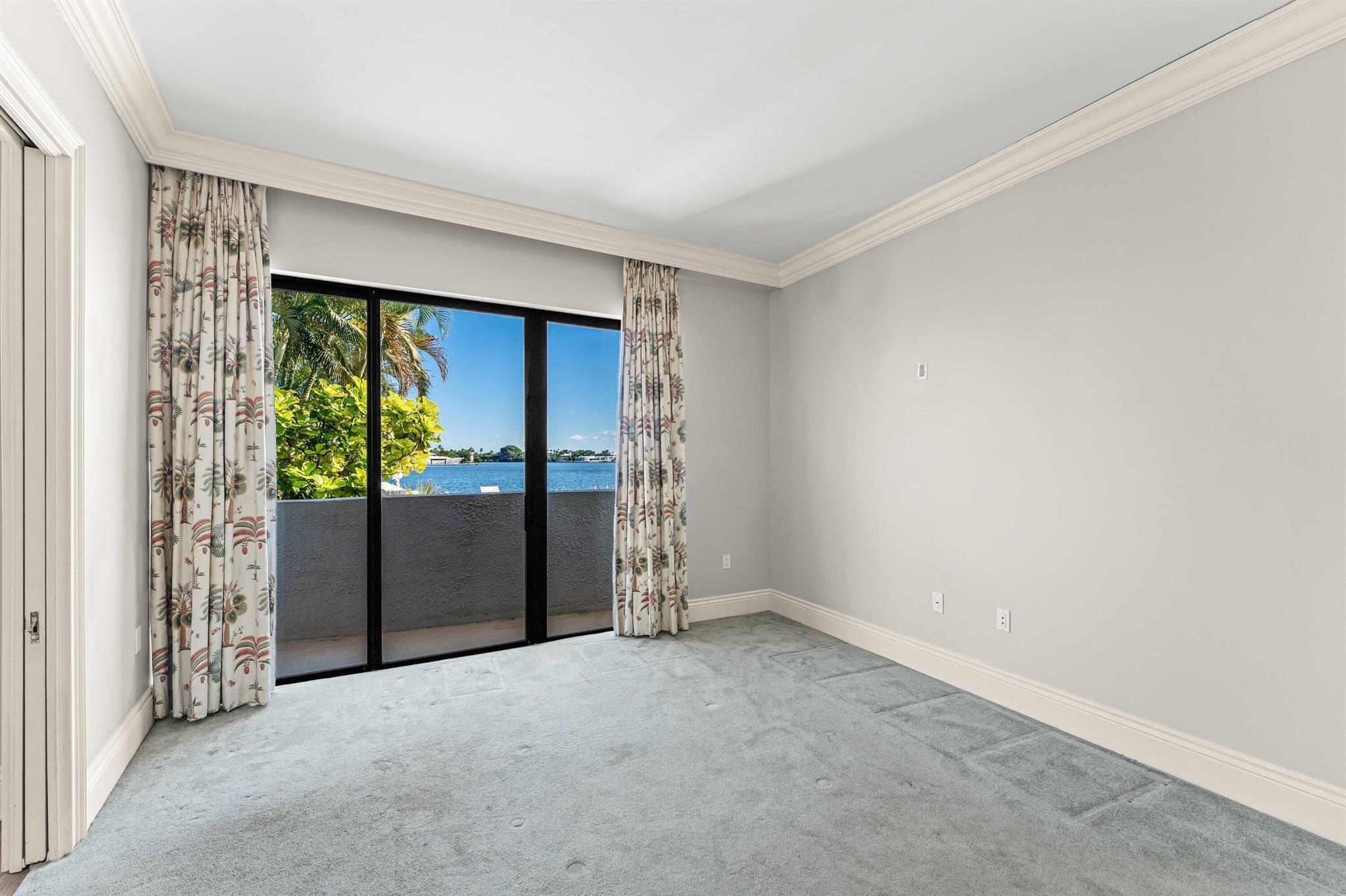 TRIANON CONDO - Residential