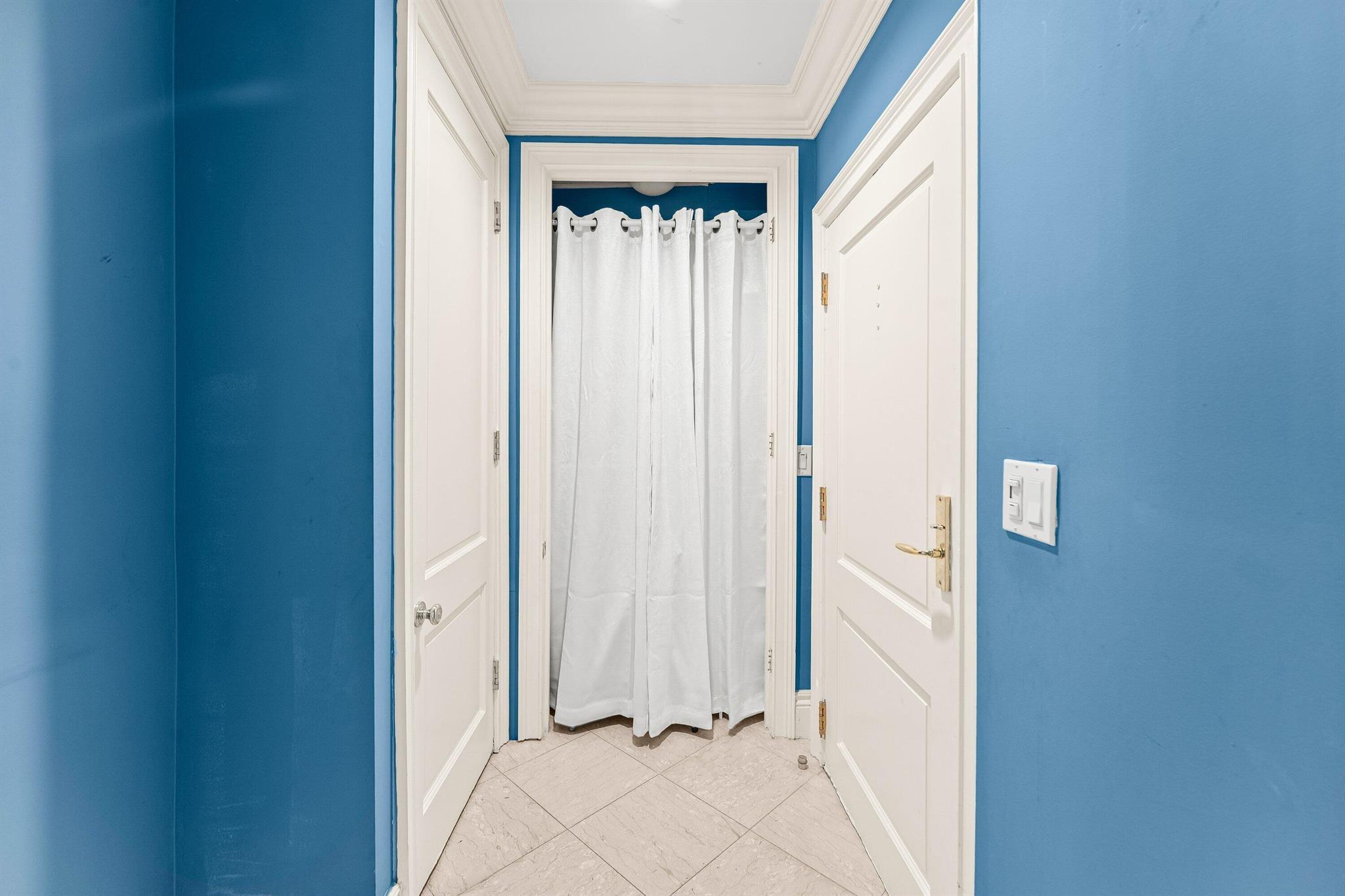 TRIANON CONDO - Residential