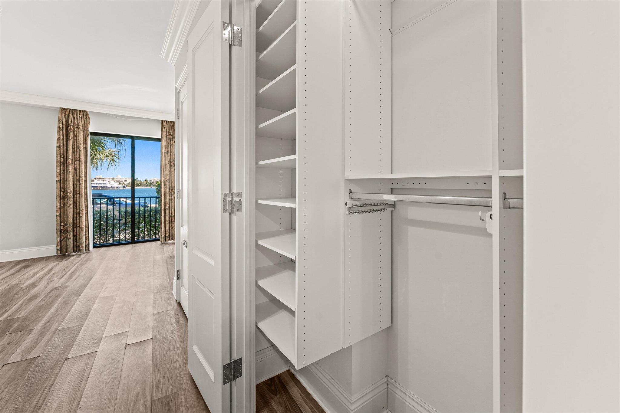 TRIANON CONDO - Residential