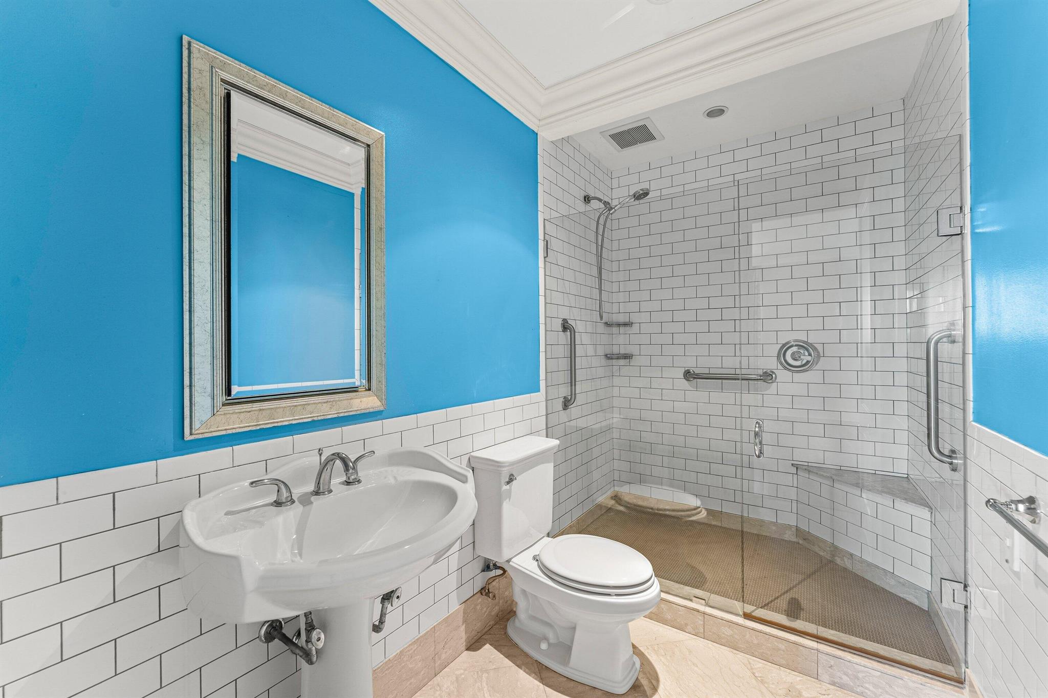 TRIANON CONDO - Residential