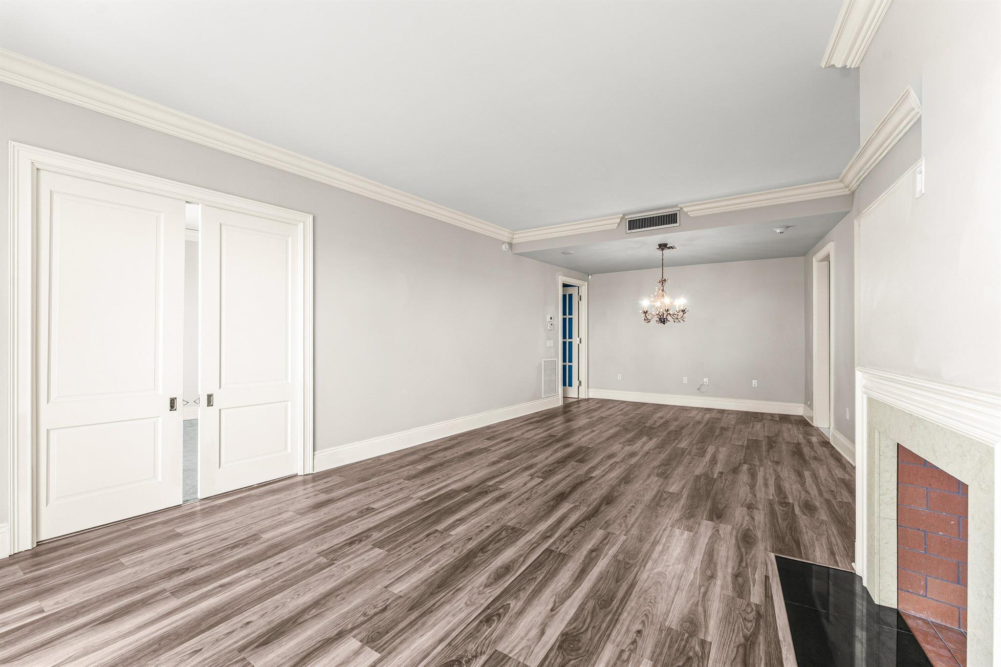 TRIANON CONDO - Residential