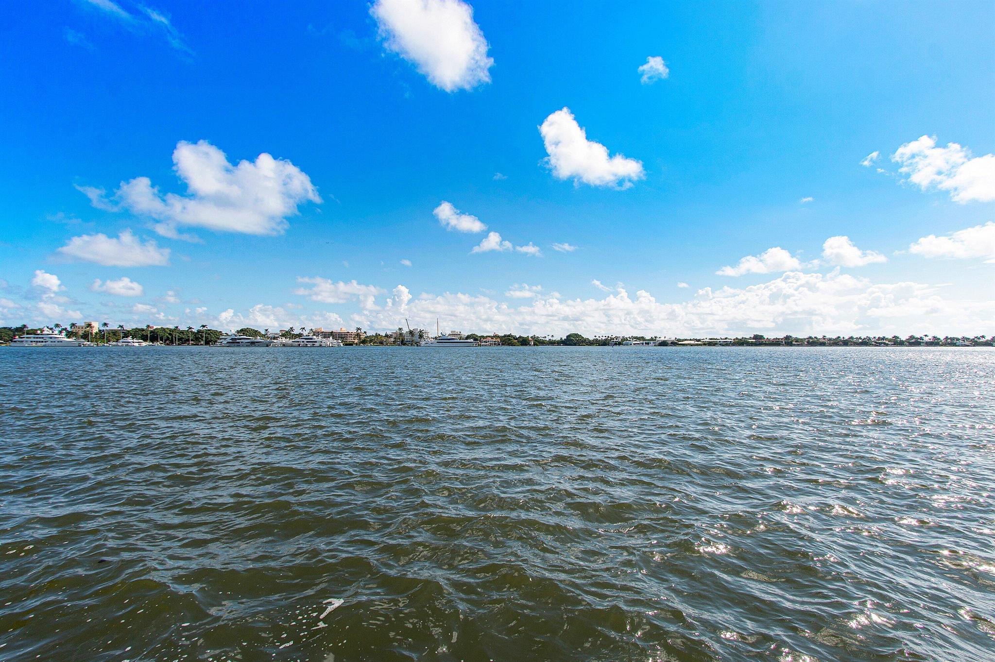 TRIANON CONDO - Residential