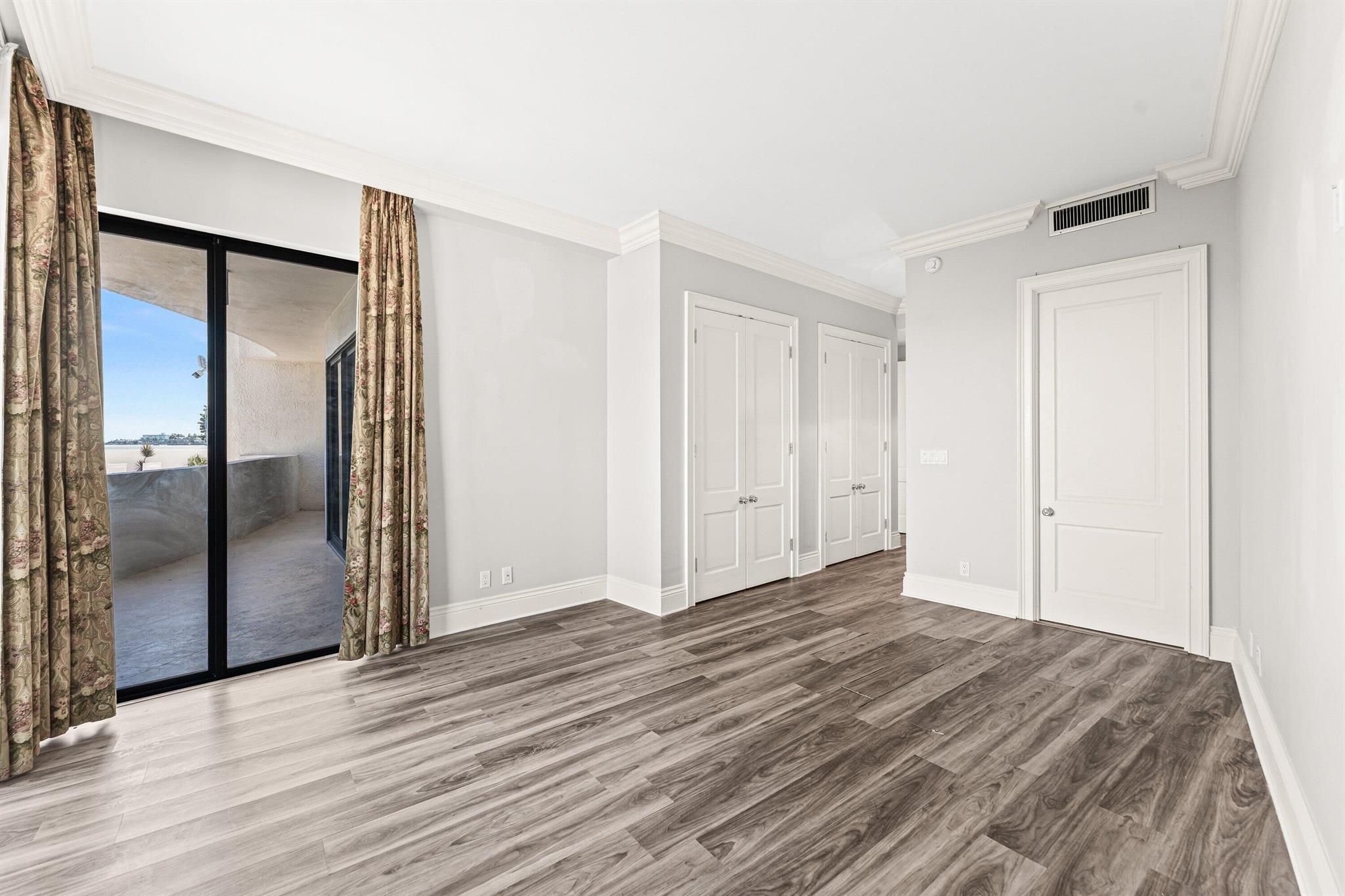 TRIANON CONDO - Residential