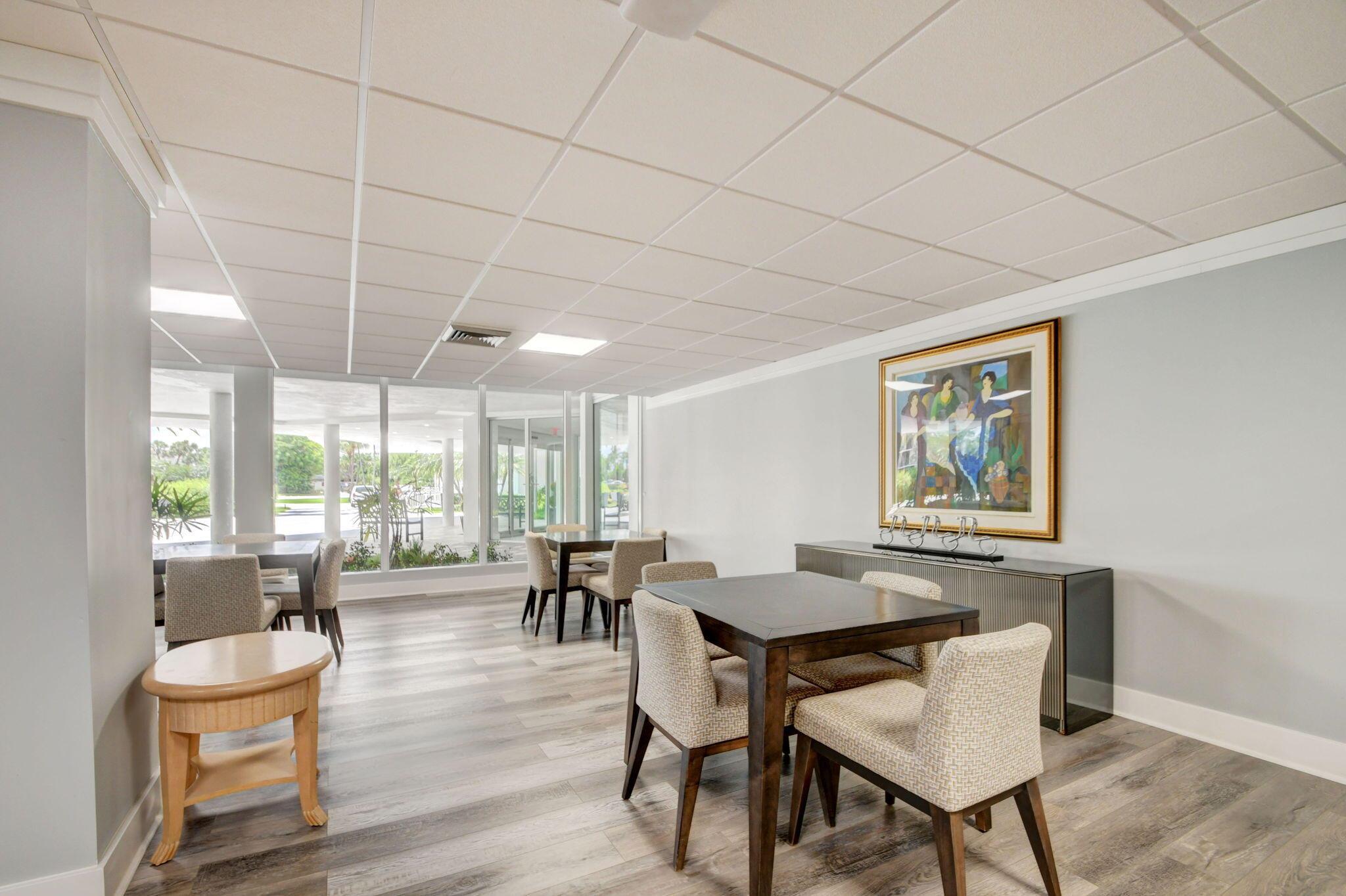 BARCLAY CONDO - Residential Lease