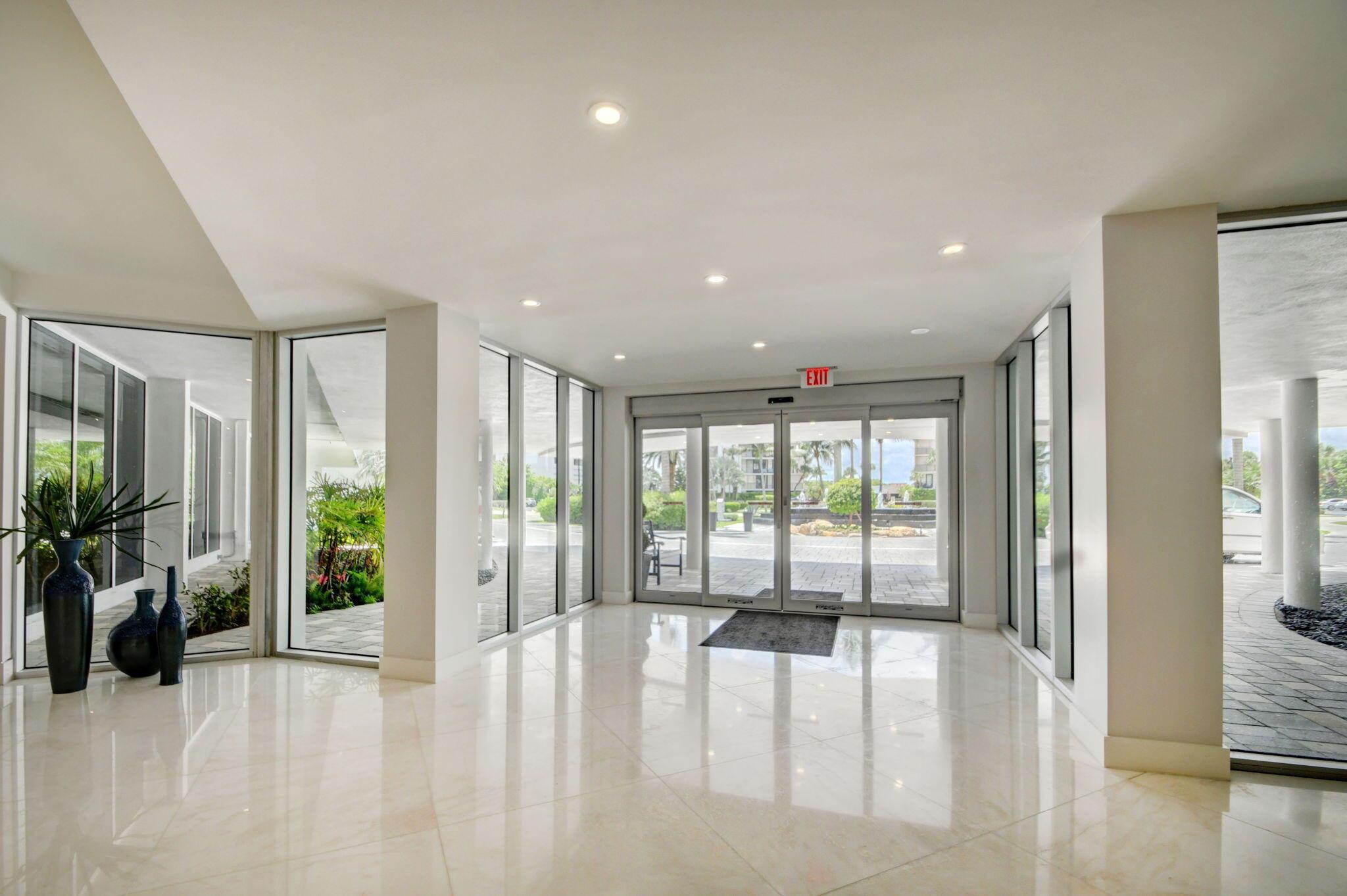 BARCLAY CONDO - Residential Lease