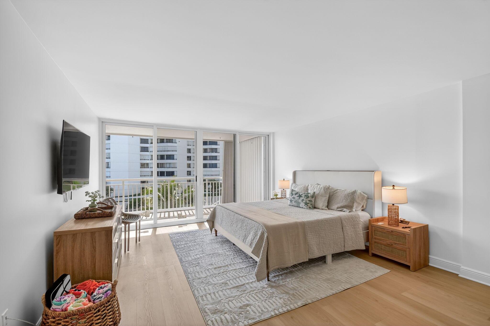 BARCLAY CONDO - Residential Lease